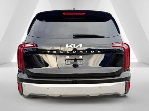 Used 2024 Kia Telluride LX image 5