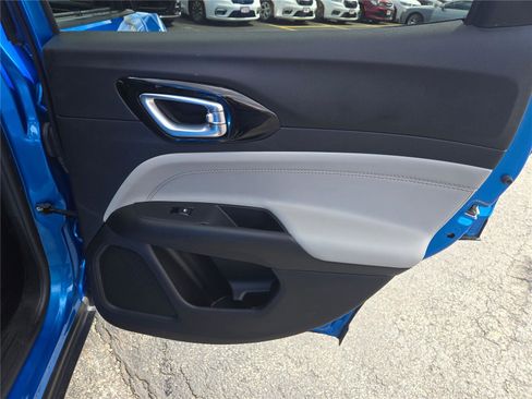 Certified 2025 Jeep Compass Limited image 10