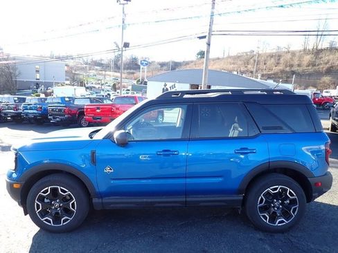 Used 2025 Ford Bronco Sport Outer Banks w/ Outer Banks Tech Package+ image 2