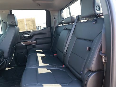 Used 2022 GMC Sierra 1500 SLT w/ SLT Premium Package AWD/4WD image 38