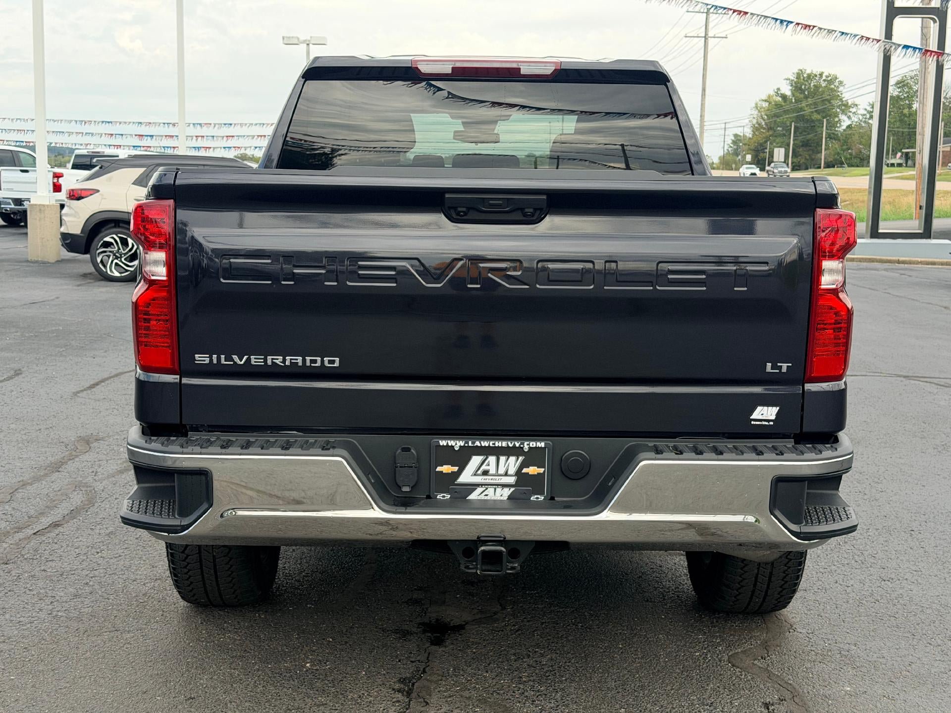 Used 2024 Chevrolet Silverado 1500 LT AWD/4WD image 6