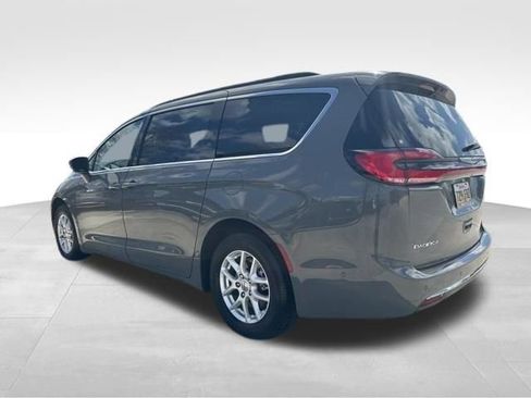 Used 2022 Chrysler Pacifica Touring-L w/ Uconnect Theater Family Group image 7