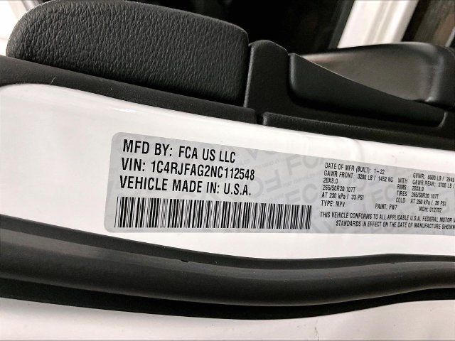 Used 2022 Jeep Grand Cherokee Laredo X AWD/4WD image 32