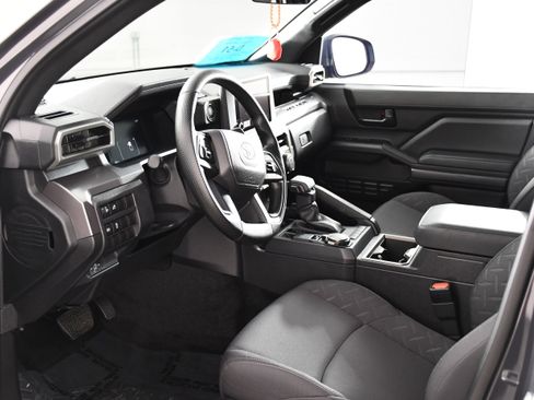 Used 2026 Toyota Tacoma SR5 AWD/4WD image 2