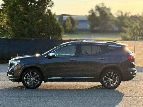 Used 2019 GMC Terrain Denali w/ Advanced Safety Package AWD/4WD image 8