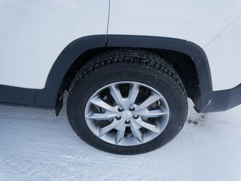 Used 2018 Jeep Cherokee Limited image 15