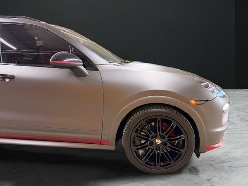 Used 2014 Porsche Cayenne GTS AWD/4WD image 11
