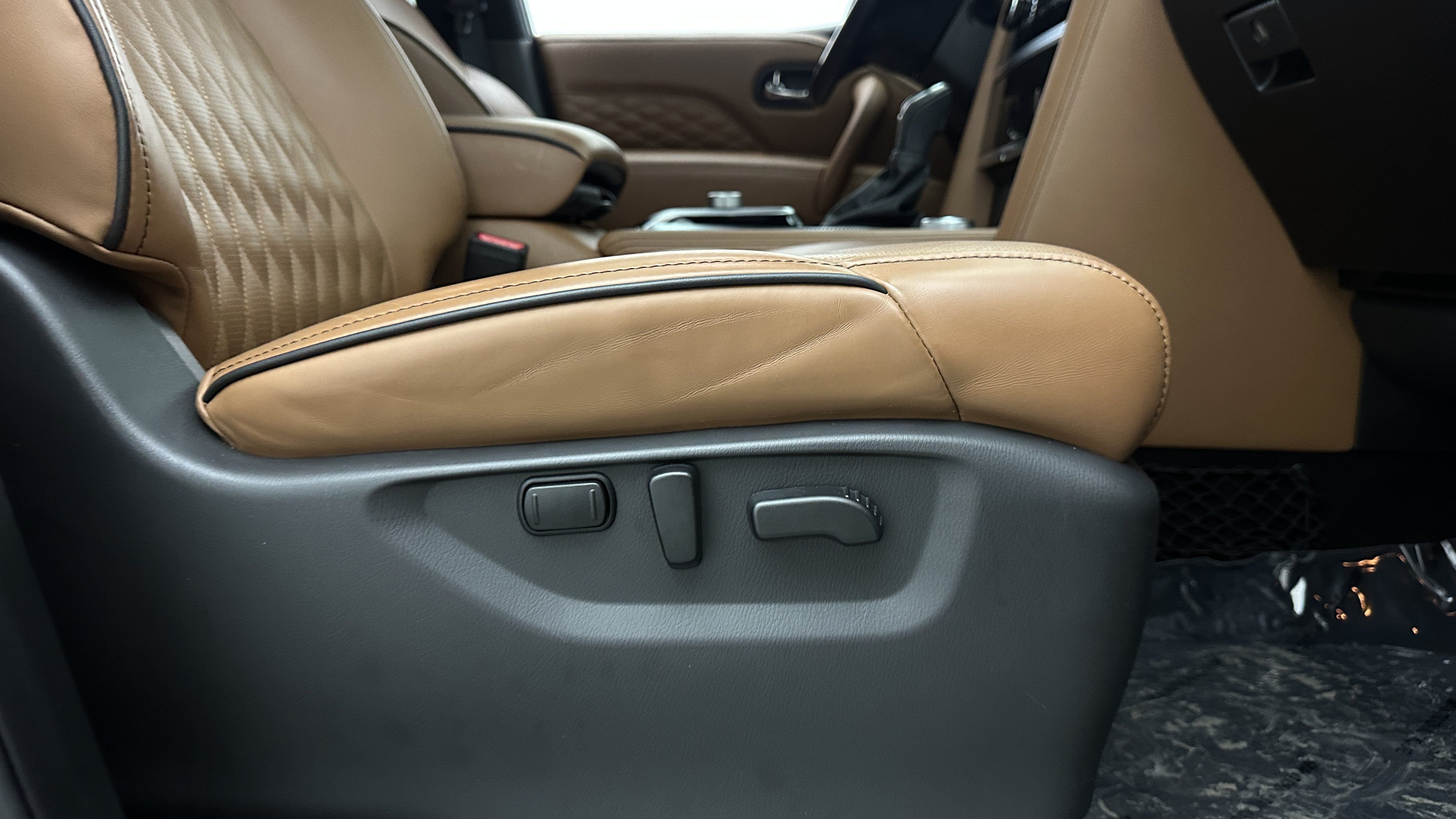Used 2023 INFINITI QX80 Sensory w/ Cargo Package AWD/4WD image 46