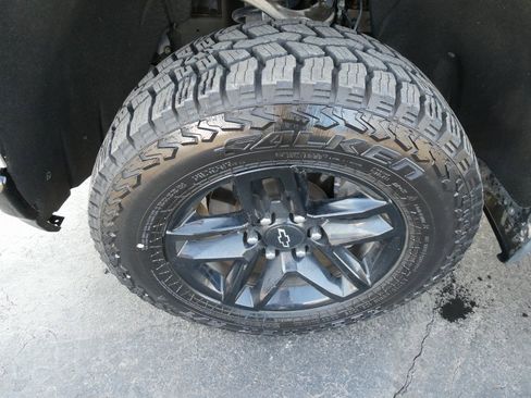 Used 2021 Chevrolet Silverado 1500 Custom Trail Boss image 12