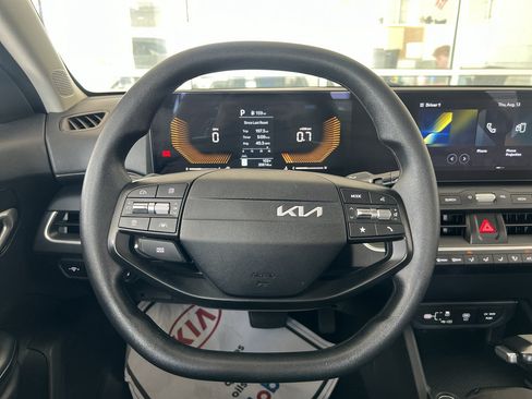 Used 2025 Kia K4 FWD image 12