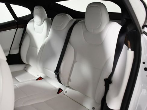 Used 2022 Tesla Model S image 28