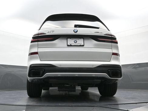Used 2026 BMW X7 xDrive40i w/ M Sport Package AWD/4WD image 29