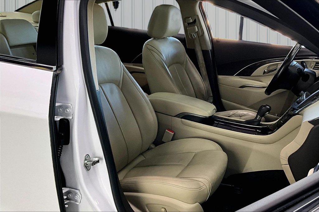 Used 2015 Buick LaCrosse Premium w/ Driver Confidence Package #1 FWD image 29