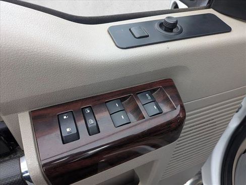 Used 2008 Ford F250 Lariat image 11