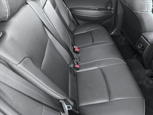 Certified 2025 Toyota Corolla Cross XLE image 17