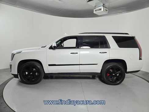 Used 2018 Cadillac Escalade Platinum AWD/4WD image 3