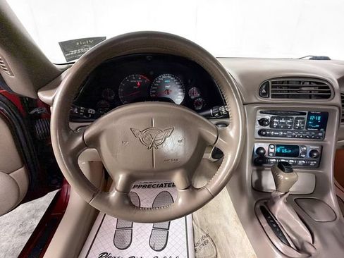 Used 2003 Chevrolet Corvette Coupe w/ Preferred Equipment Group RWD image 11