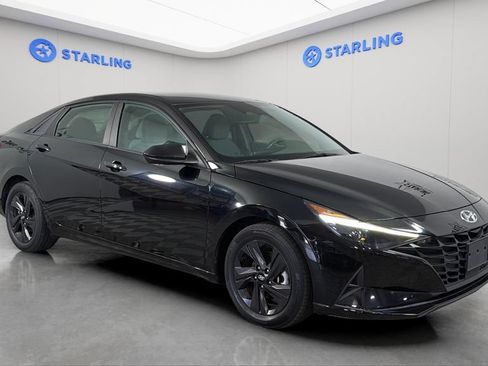 Used 2022 Hyundai Elantra SEL w/ Convenience Package FWD image 13
