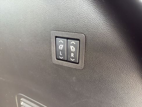 Used 2024 Buick Enclave Premium image 34