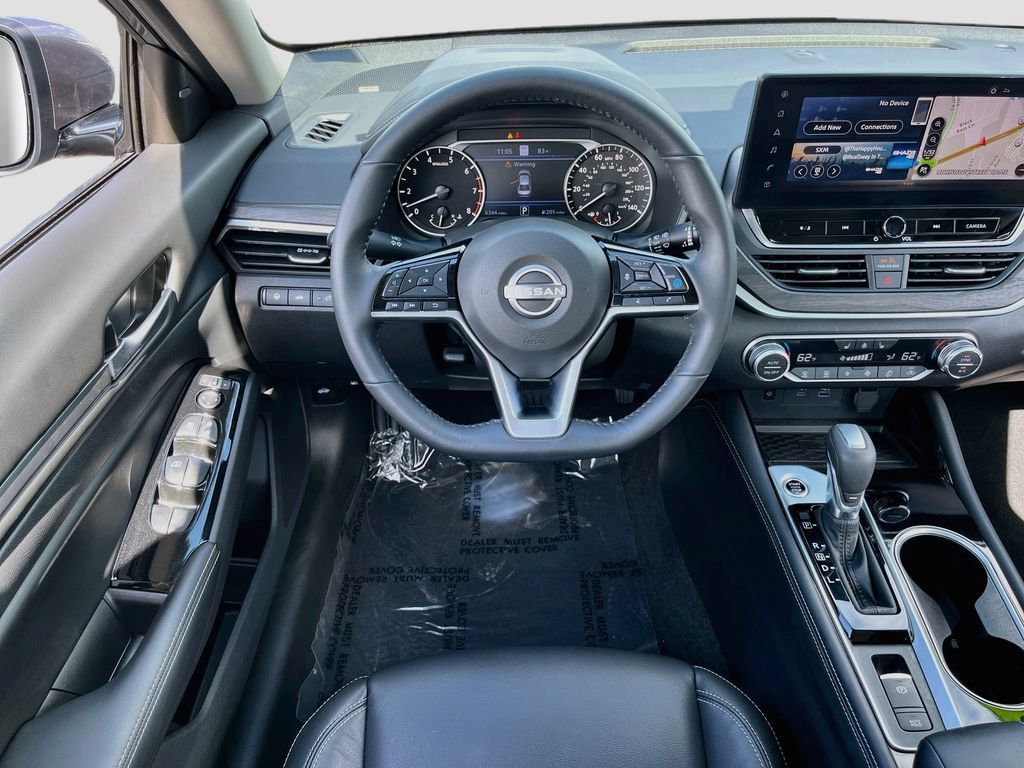 Used 2024 Nissan Altima 2.5 SL FWD image 23