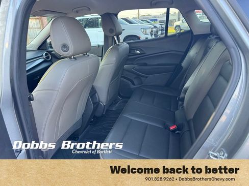 Used 2025 Chevrolet Trax ACTIV w/ Driver Confidence Package FWD image 32