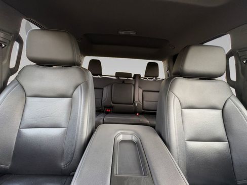 Used 2022 GMC Sierra 1500 SLT image 2