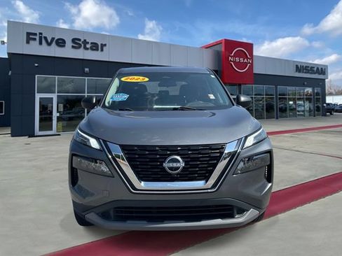Used 2023 Nissan Rogue S FWD image 2