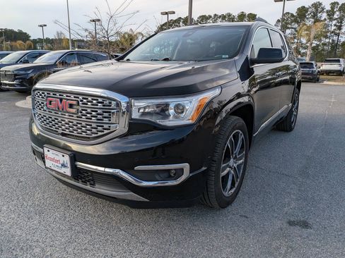 Used 2018 GMC Acadia Denali w/ Technology Package image 8