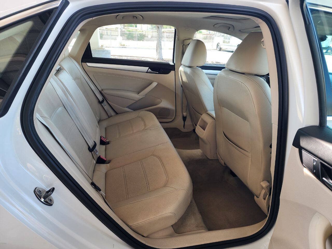 Used 2012 Volkswagen Passat 2.5 SE FWD image 16