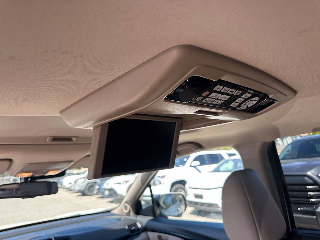 Used 2016 Honda Pilot Touring image 13