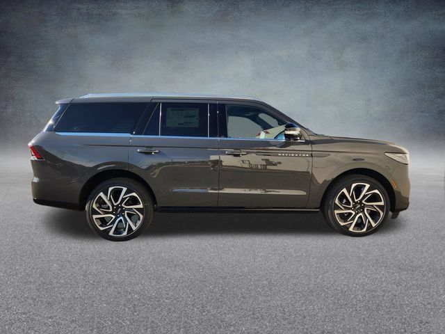 New 2027 Lincoln Navigator Black Label AWD/4WD image 8