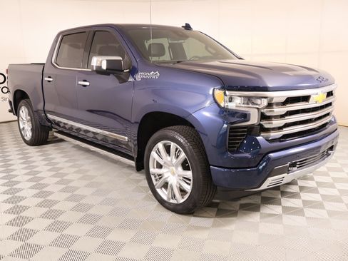 Used 2022 Chevrolet Silverado 1500 High Country w/ High Country Premium Package AWD/4WD image 1