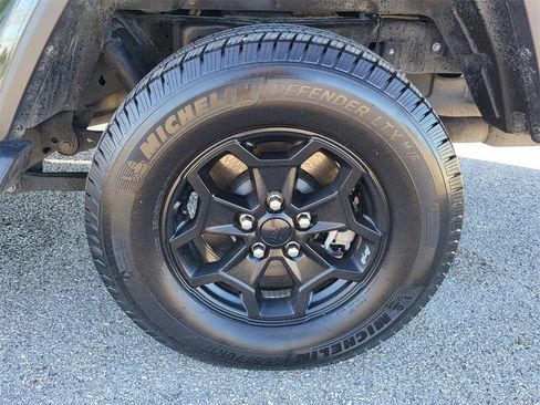 Used 2021 Jeep Gladiator Sport image 30