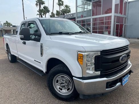 Used 2017 Ford F250 XL w/ Power Equipment Group RWD image 1