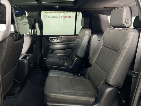 Used 2023 Chevrolet Suburban High Country w/ Advanced Technology Package AWD/4WD image 22
