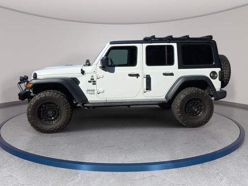 Used 2018 Jeep Wrangler Unlimited Sport S AWD/4WD image 3