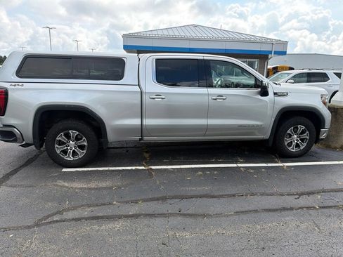 Used 2019 GMC Sierra 1500 SLE w/ SLE Value Package AWD/4WD image 5