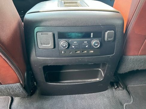 Used 2019 Chevrolet Suburban Premier w/ Premier Plus Edition AWD/4WD image 25