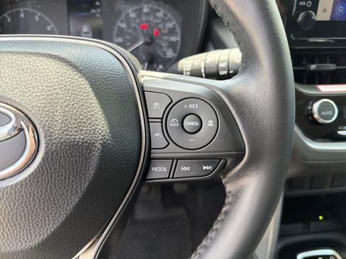 Certified 2024 Toyota Corolla Cross LE image 11