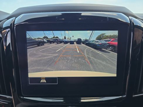 Used 2023 Chevrolet Traverse LT AWD/4WD image 19