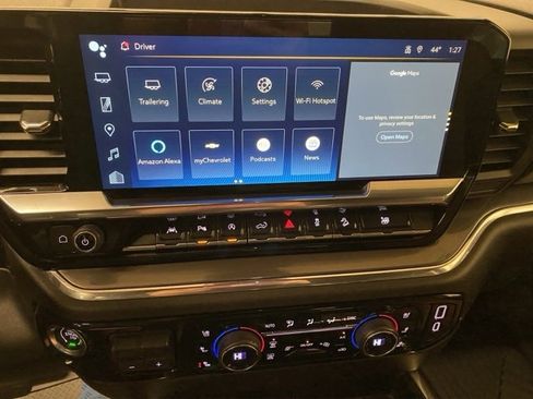 Used 2024 Chevrolet Silverado 1500 High Country w/ Technology Package image 9