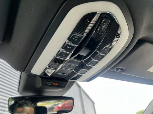 Certified 2022 Porsche Macan w/ Premium Package Plus image 22