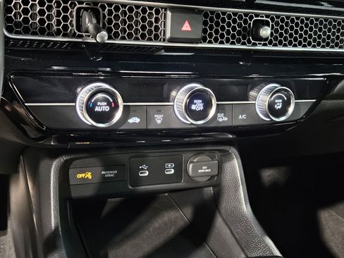 Used 2025 Honda Civic Sport image 31