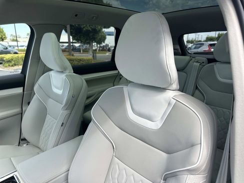 New 2025 Volvo EX90 Ultra w/ Protection Package Premier image 15