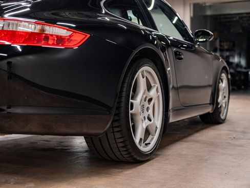Used 2005 Porsche 911 Carrera S RWD image 37