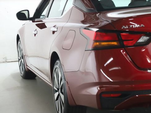 Used 2022 Nissan Altima 2.5 SV AWD/4WD image 41