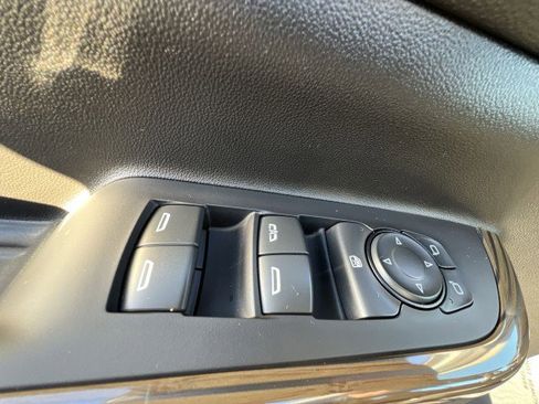 Used 2023 GMC Acadia SLE w/ Elevation Edition image 22