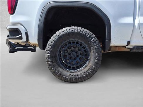 Used 2019 GMC Sierra 1500 AT4 w/ AT4 Premium Package AWD/4WD image 9