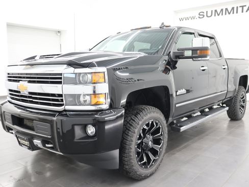 Used 2017 Chevrolet Silverado 2500 High Country w/ Duramax Plus Package AWD/4WD image 7