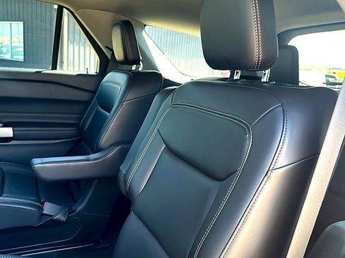 Used 2023 Ford Explorer XLT w/ Equipment Group 202A image 19